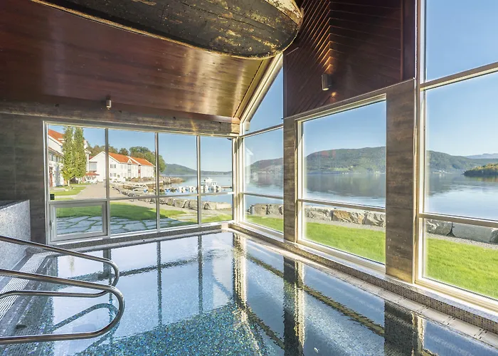 Gamle Handelssted - By Classic Norway Отель Angvik