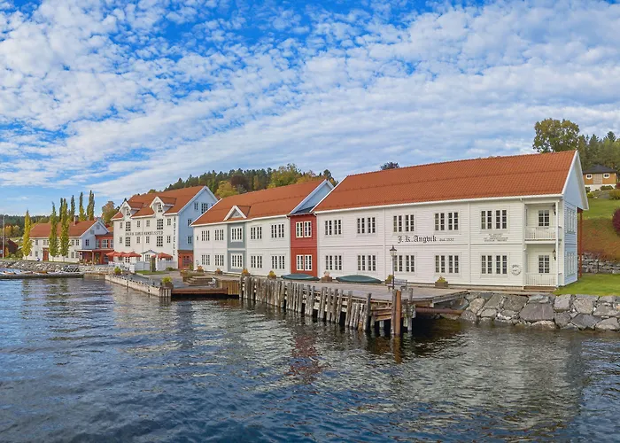 Gamle Handelssted - By Classic Norway Отель Angvik